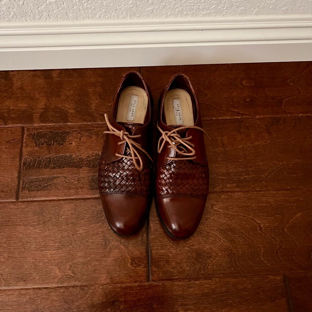 Cole Haan Women’s brown oxfords size 6